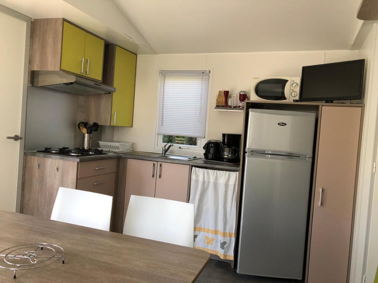 Отель Camping La Mare Aux Fees Roquefeuil Экстерьер фото